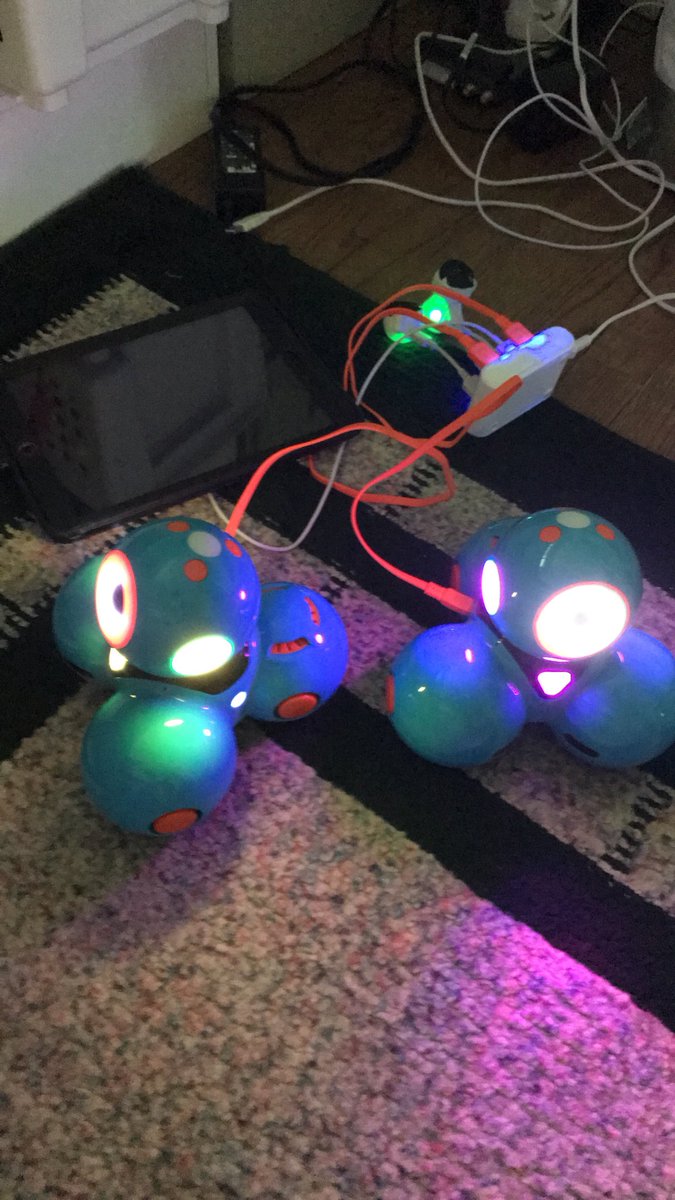 jenntratt's tweet photo. Charged and ready to go! So excited!@lsauter22 @ItsASPEDThing @renee_wilberg @thardertech @WonderWorkshop @Ozobot @iste #kdgcoding https://t.co/UdiXNLMXV1