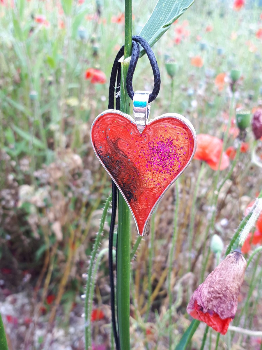 trishaewood's tweet image. Amazing show so far. Today I sold 8 (😊)  of my lovely energy hearts plus mugs and cards. Loved meeting &amp;amp; chat with todays visitors. Roll on tomorrow at @MidSummerTithe 10am-4pm. Tis going to be good. #midsummertithe #art #lenham #kent