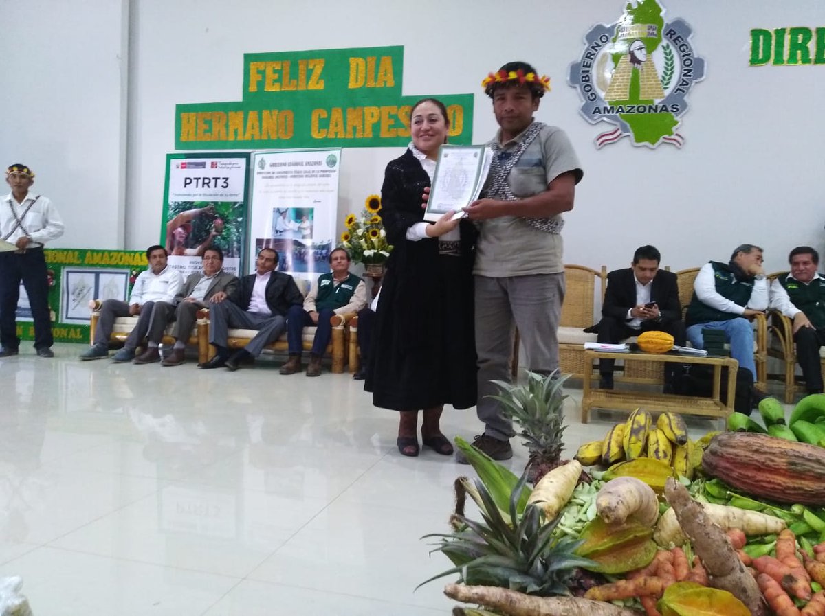 mdesawetoperu's tweet photo. @RegionAmazonas entregó hoy títulos de propiedad sobre 20 mil hectáreas a 3 comunidades indígenas Wampís: Ajutap, Pujupat e Ideal. Proceso fue coordinado por organizaciones #ORPIAN-P y #OCCAAM en marco #MDESawetoPeru @dgm_global https://t.co/wWQc2zGYmZ
