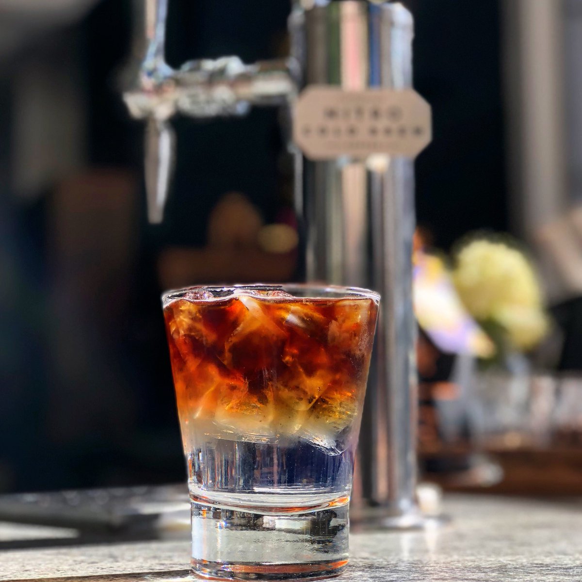 Sparkling Cold brew *Tonic, Sicilian Lemonade or Ginger Ale* available only at Starbucks Reserve Bar Store. What’s your favourite?     #sparklingcoldbrew #starbuckslondon #coldbrew #coffeetime