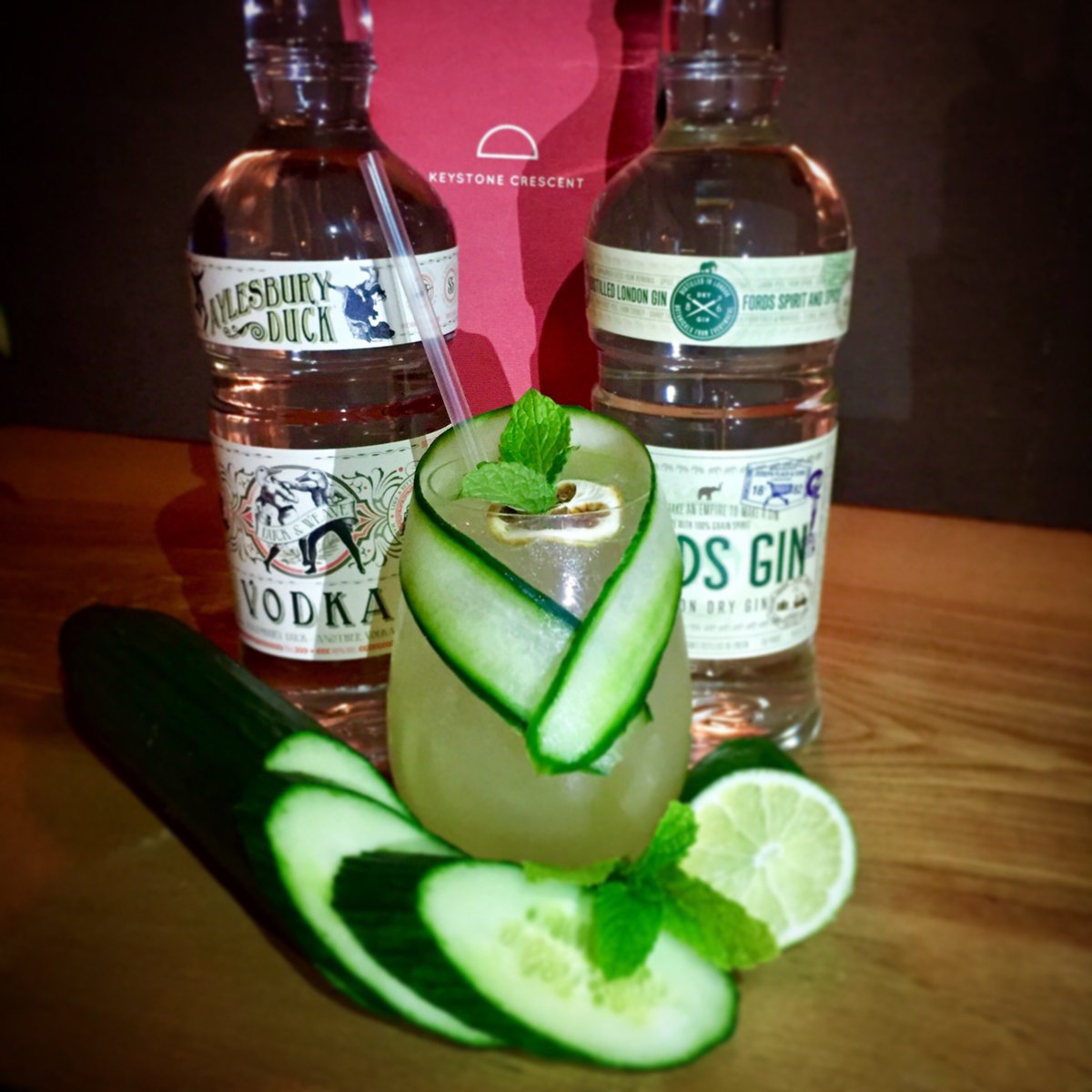 Summer daydreaming with one of our homemade mixers! Check out the Fresh, a blend of cucumber, fresh lime, mint and elderflower. Team up with vodka or gin! #fresh #alesburyduck #fordsgin #thatgarnishthough #cocktails #keystonecrescent #londonbar #speakeasy #secretbar #comefindus