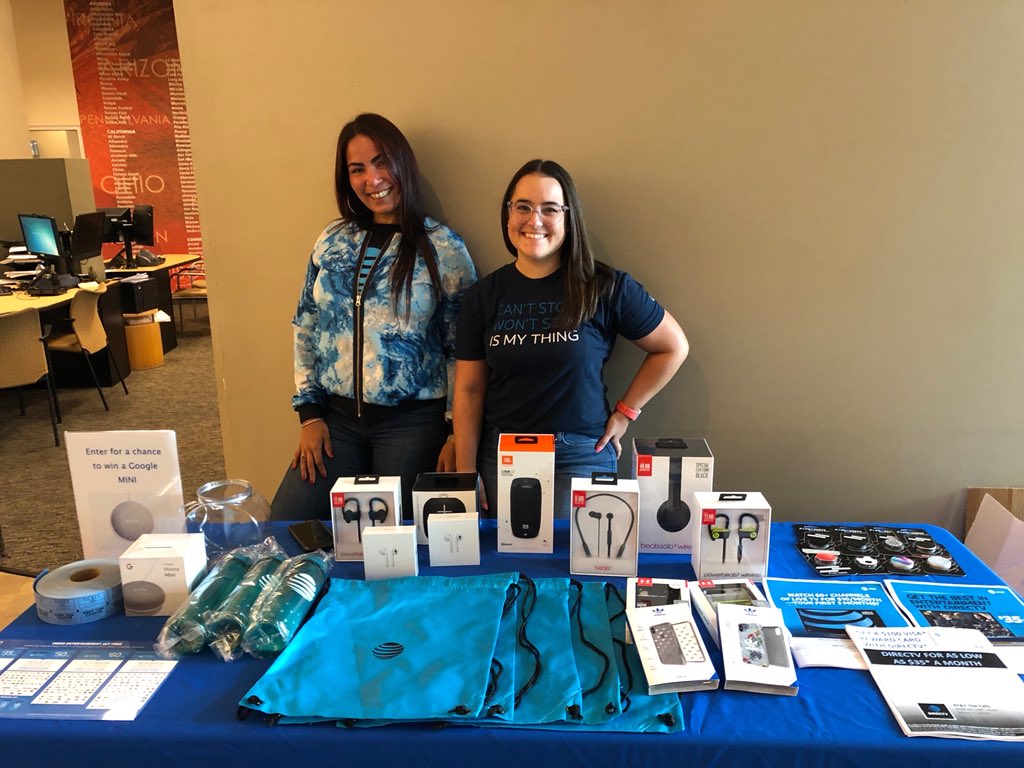 falls_fantastic's tweet image. Great table day at LAfitness #WorldDomimation #OneFLA @efrenfavela @JamesLeslie01 @falls_fantastic