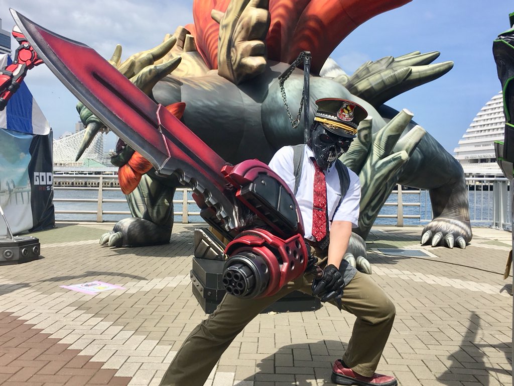 Sasugo 関西骸骨サバゲーマー 今日は神戸にて開催されてるコスプレイベント かみこす にて God Eater ブースでカノンとアリサの神機触らしてもらいました かみこす ゴッドイーター Godeater