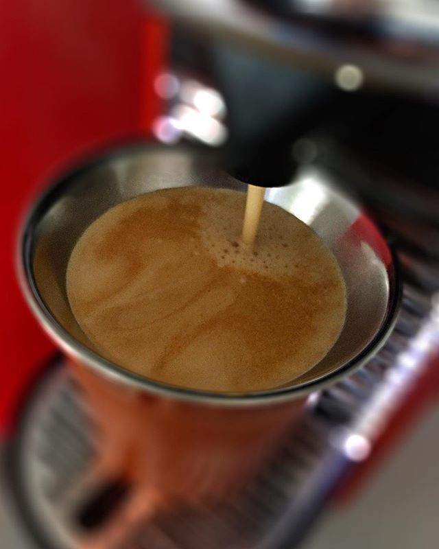 jonmac666's tweet photo. Guten Morgen…Sonntag mit einem #FortissioLungo #Kaffee von @Nespresso #whatelse #jjcoffeetime #ShotoniPhone #iPhoneSE #CameraPlus #tadaacommunity https://t.co/qSc6xYAlrR