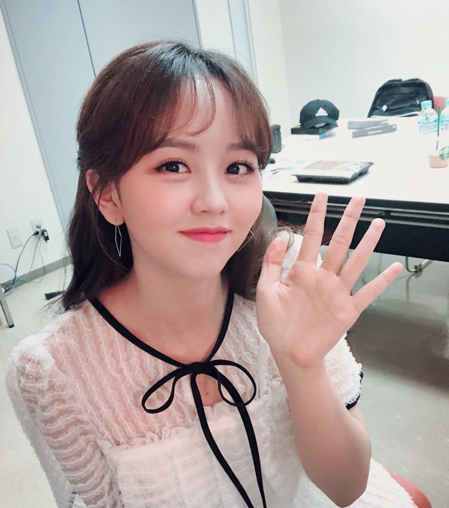 hellokimsohyun's tweet image. 일본 팬분들 만나러 왔어요!! 첫번째 팬미팅~ 잠시 후에 만나요♥️👍🏻