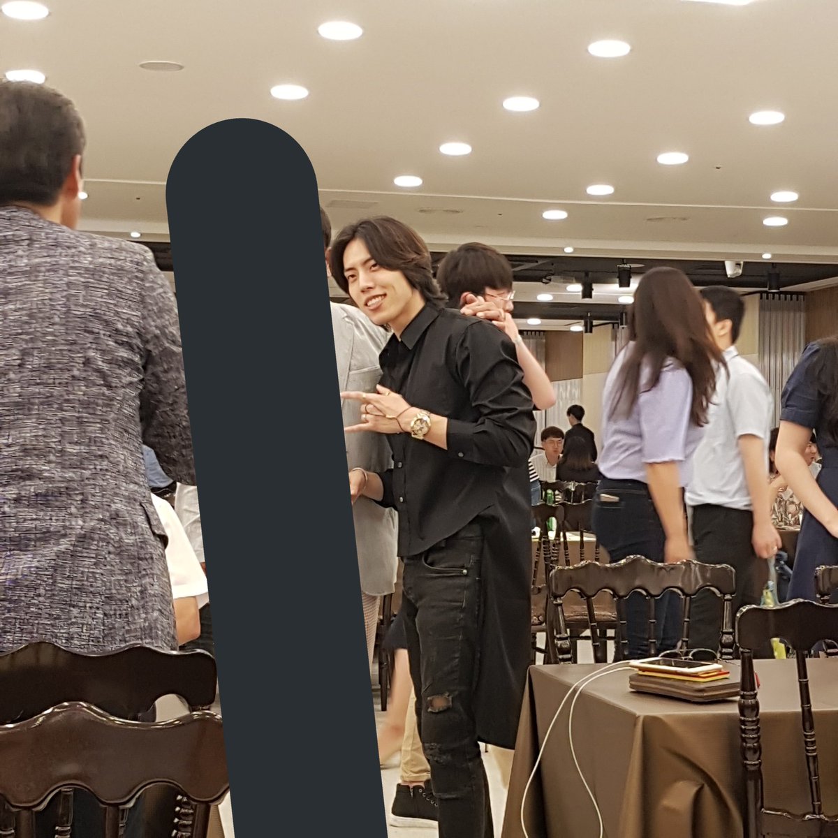 7WorldINFINITE's tweet photo. [FANTAKEN] 180701 #INFINITE Woohyun, Dongwoo &amp; Sungjong came to a wedding party (cr: ComelyU_JY) https://t.co/H3etFI5wkg