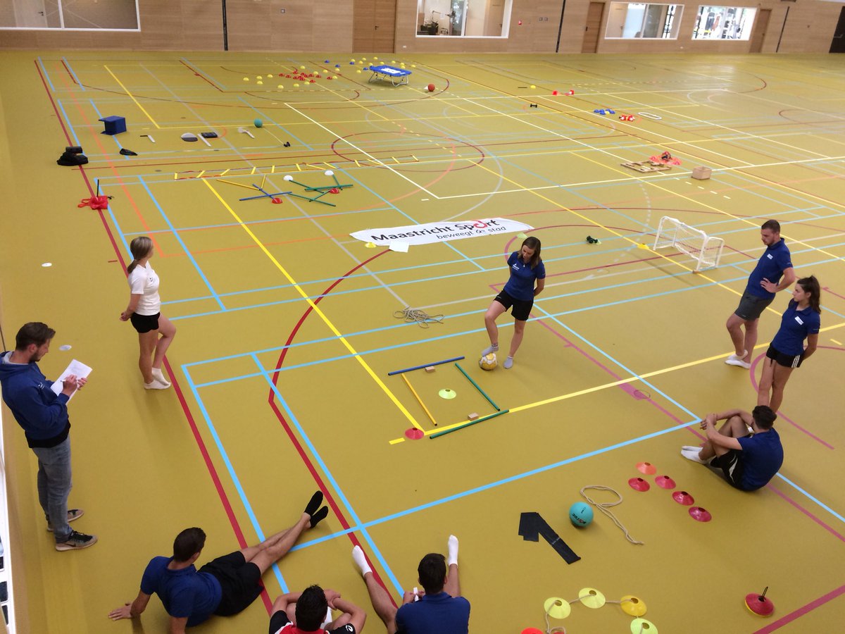 Het stagejaar zit er bijna op dat betekend beoordelingsgesprekken en evaluaties met de studenten van <a href="/Sporthogeschool/">Sporthogeschool</a> Dit keer met sportmaterialen de bevindingen van de stage visualiseren. Met de verkregen input kunnen we Maastricht Sport als werkplek doorontwikkelen! Bedankt