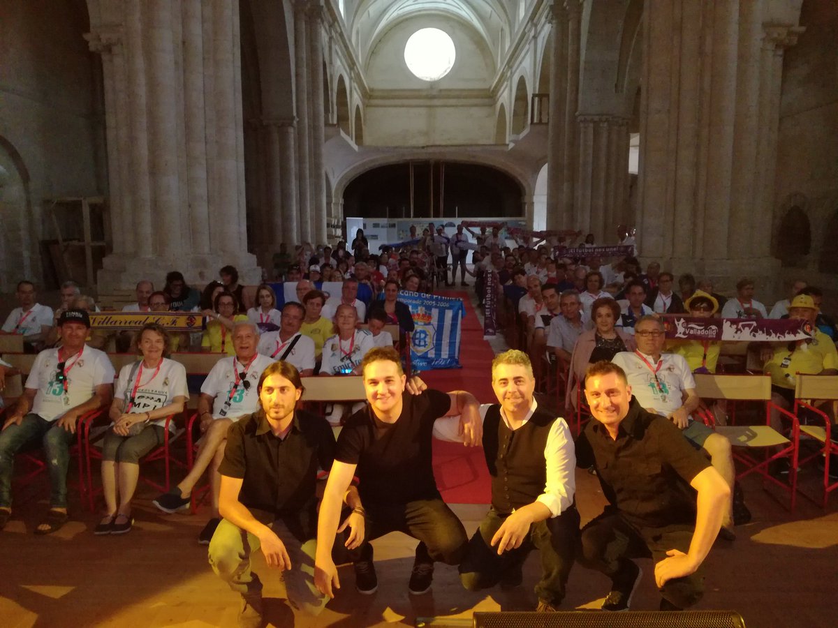 Gran dia vivido ayer recibiendo a cerca de 200 peñistas del @Valladolid2018. Un placer contar con colaboracion <a href="/AytoFuensaldana/">Ayto.Fuensaldaña</a> <a href="/turismocigales/">Turismo Cigales</a> <a href="/cabezondepisu/">Cabezón de Pisuerga</a> para hacer éxito visita <a href="/smpalazuelos/">Santa María de Palazuelos</a> <a href="/BodegaHiriart/">Bodega Hiriart</a> <a href="/La_Legua/">La Legua</a> <a href="/bodegasmuseum/">bodegasmuseum</a> en #ValladolidEsFútbol2018. ¡Os esperamos!