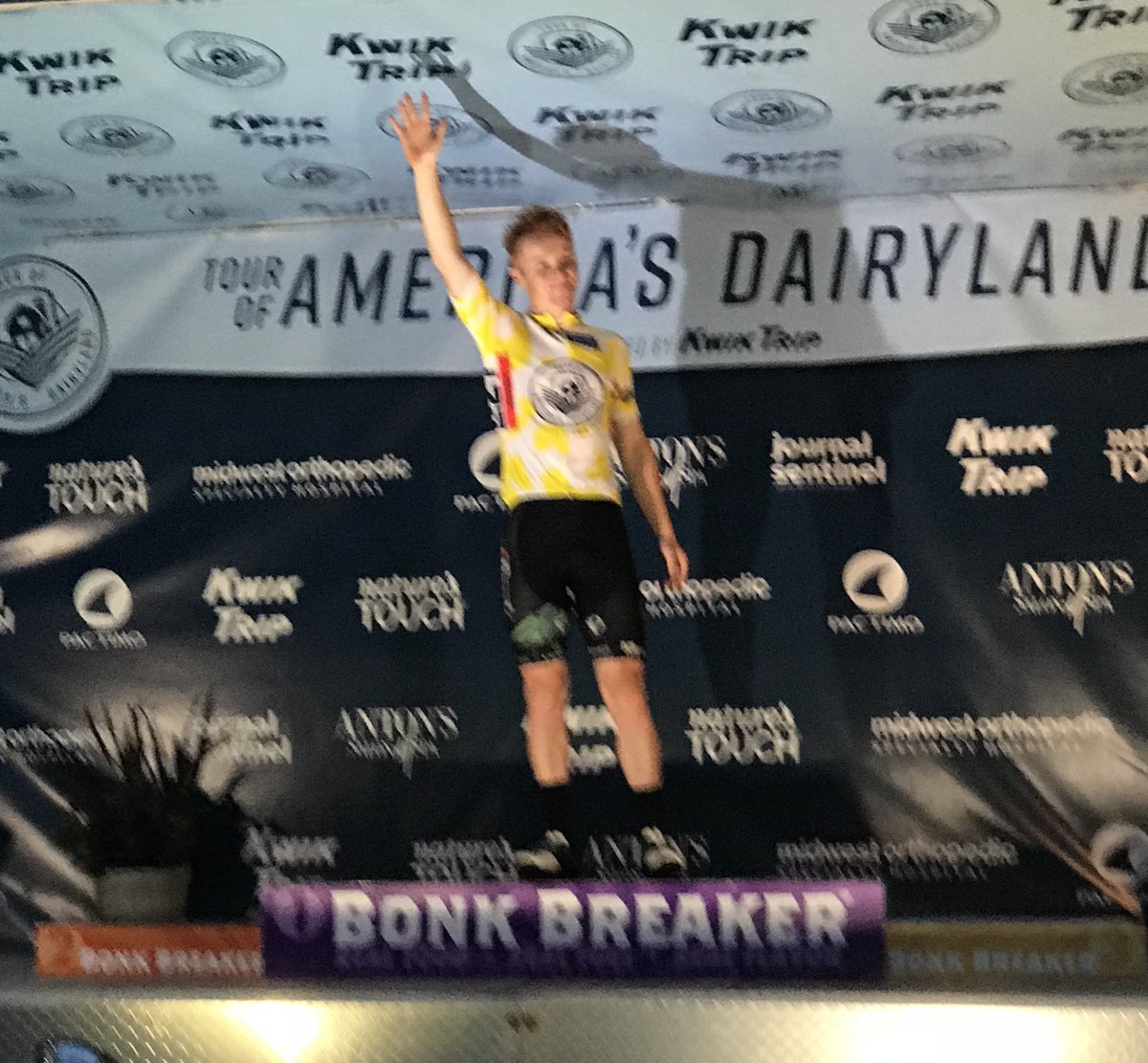 TOADCyclingRace's tweet image. Luke Mudgway @lukemudgway  @M1ProCycling keeps the yellow cow print jersey with 1 day left. #ToAD2018 #downerclassic #iscorp #ottowenz