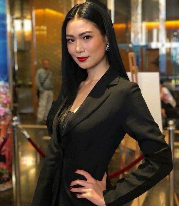 Pim_glass's tweet photo. ใครบอกไม่สวยกูตบปากแตกอะ 😌 #MissUniverseThailand2018 https://t.co/t51rzVjpnG