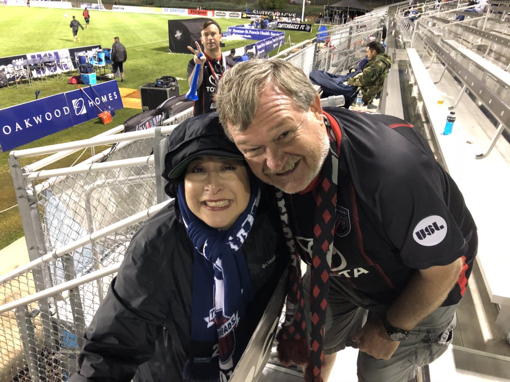 AnnieCOSPGS's tweet photo. @TrailheadsSG and @Crocketteers visiting during halftime at @SwitchbacksFC vs @SanAntonioFC  game. The Texas guys didn’t dress for the cold weather! #uslsoccer #uslfan #WeAreUnited https://t.co/eRDcihoszq