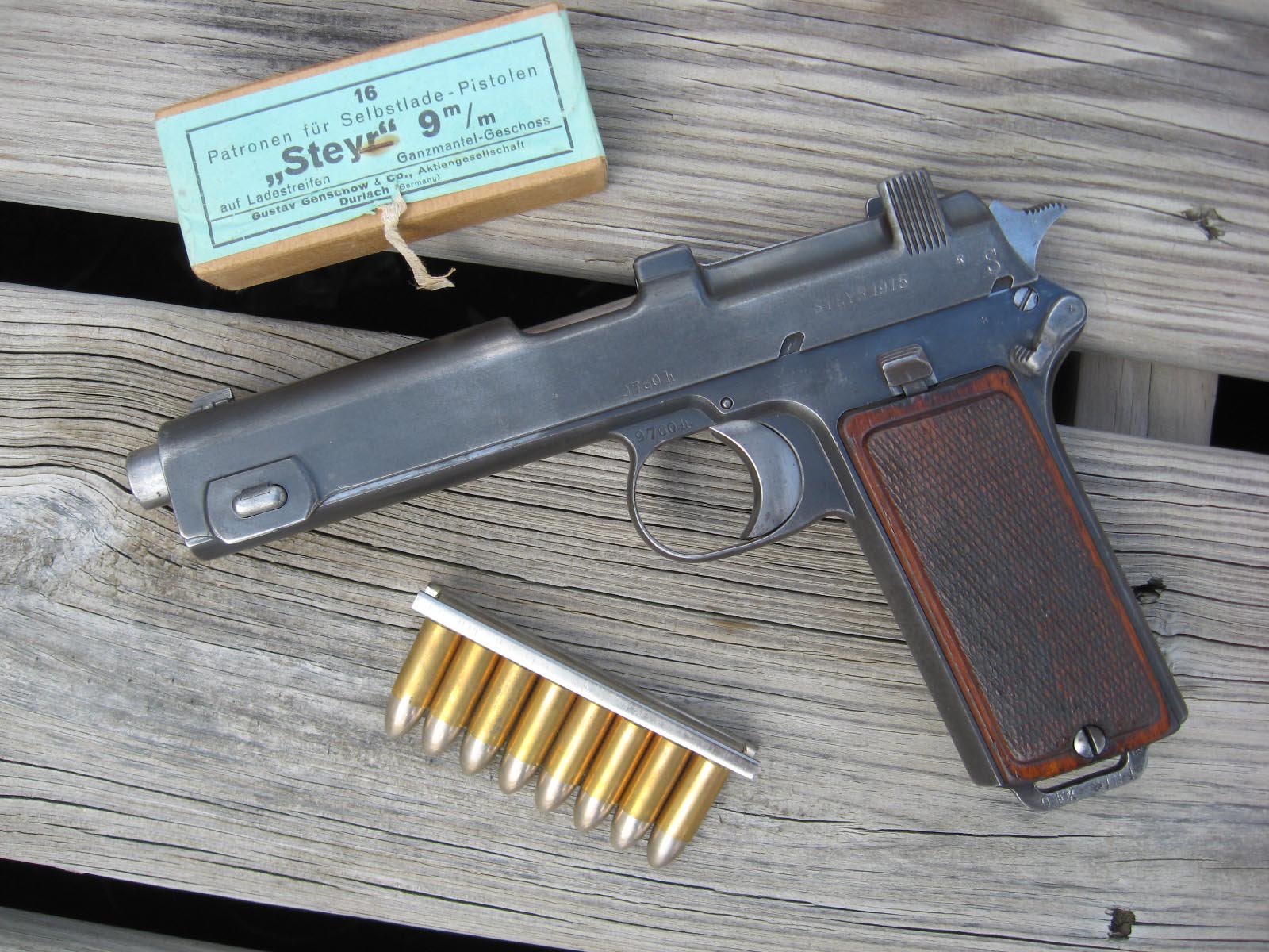 ট ইট র Reliantpie 2 ステアーm1912 シュタイアー マンリッヒャー社製自動拳銃 別名ステアー ハーン いかにも弾倉交換できそうな見た目でありながら 訓練の手間を省くためと地理的理由からあえてクリップ給弾を採用しているところが良い これぞクリップ給 ট ইট র Reliantpie 2 ステアーm1912 シュタイアー マンリッヒャー社製自動拳銃 別名ステアー ハーン いかにも弾倉交換できそうな見た目でありながら 訓練の手間を省くためと地理的理由からあえてクリップ給弾を採用しているところが良い これぞクリップ給