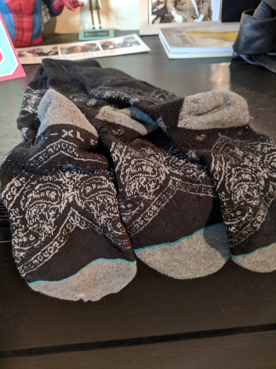 AlanJ's tweet image. What...what happened

#3socks