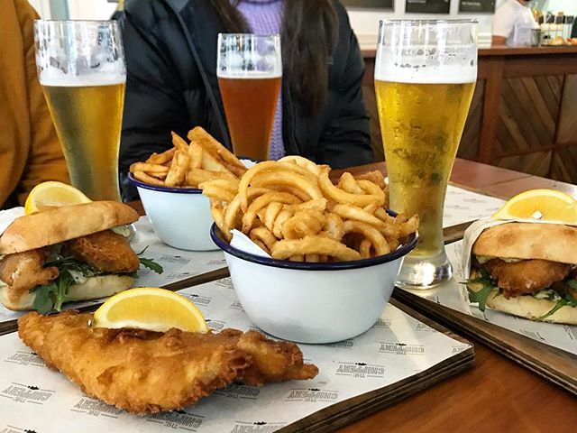Beer Noms: A beer on a Sunday always hits the spot ☺️👌🏼🍺 so it makes sense to have @tinkertailorbeer IPA beer battered fish and chips at <a href="/thechipperynz/">The Chippery</a> to go with it! 🐟🍟🍺 #nomGirlLogic #howToSunday ift.tt/2Kj79vg