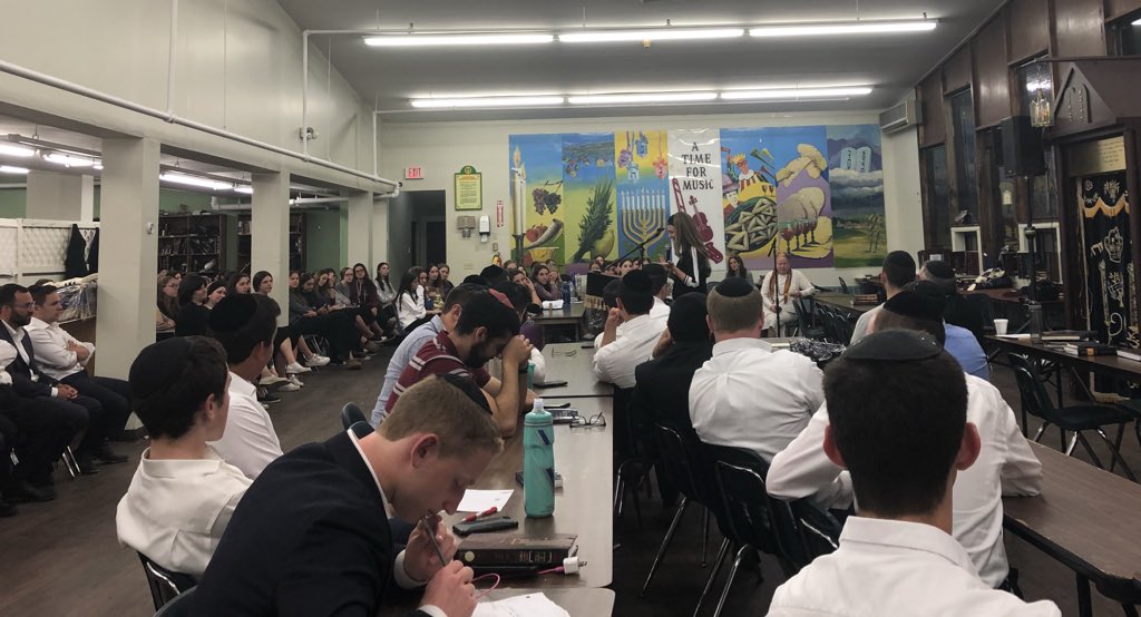 Sarah reflecting on the impact she saw Rabbi Dovid Kaminetsky have on the students of @weRYNJ prior to a shiur by @DRSMenahel marking the shloshim of his father Z”L @CampHASC #AyinTova #HeTrulySawTheGoodInEveryone #BelieveInOthersBelieveInYourself