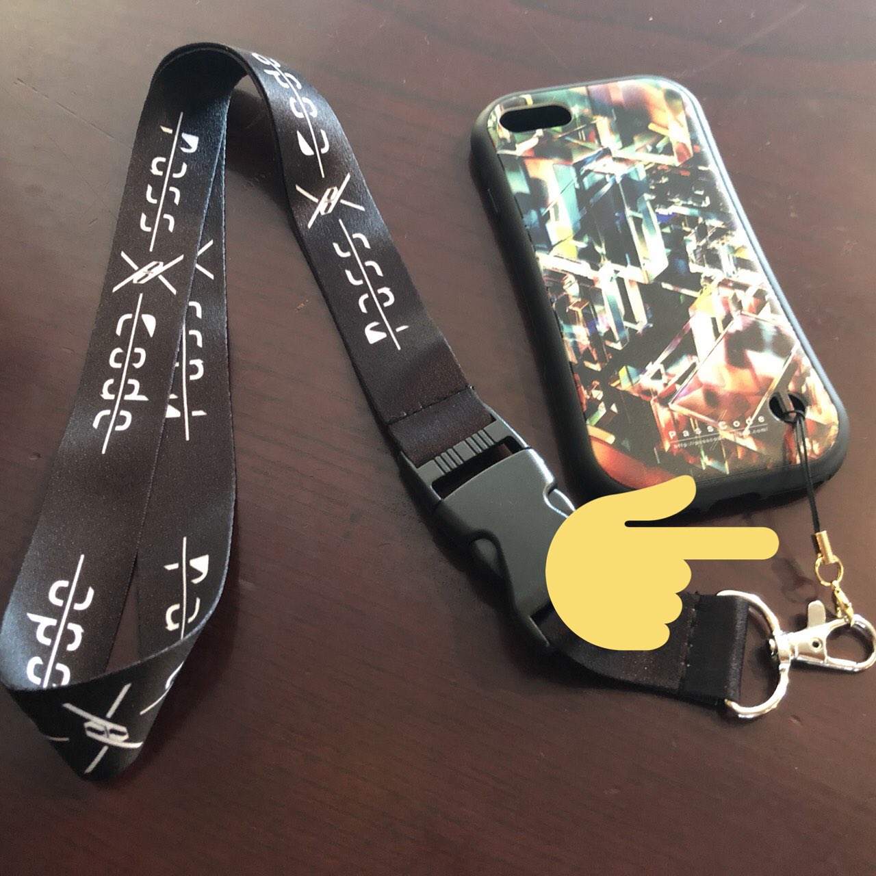 Passcodeオフィシャル Lt New Goods Gt Neck Strap 1 000 Iphone Case 2type Iphone7 8対応 2 300 セットでご購入の方に 連結可能なストラップ金具をプレゼント 無くなり次第 ストラップ金具は配布終了となります 画像はイメージです