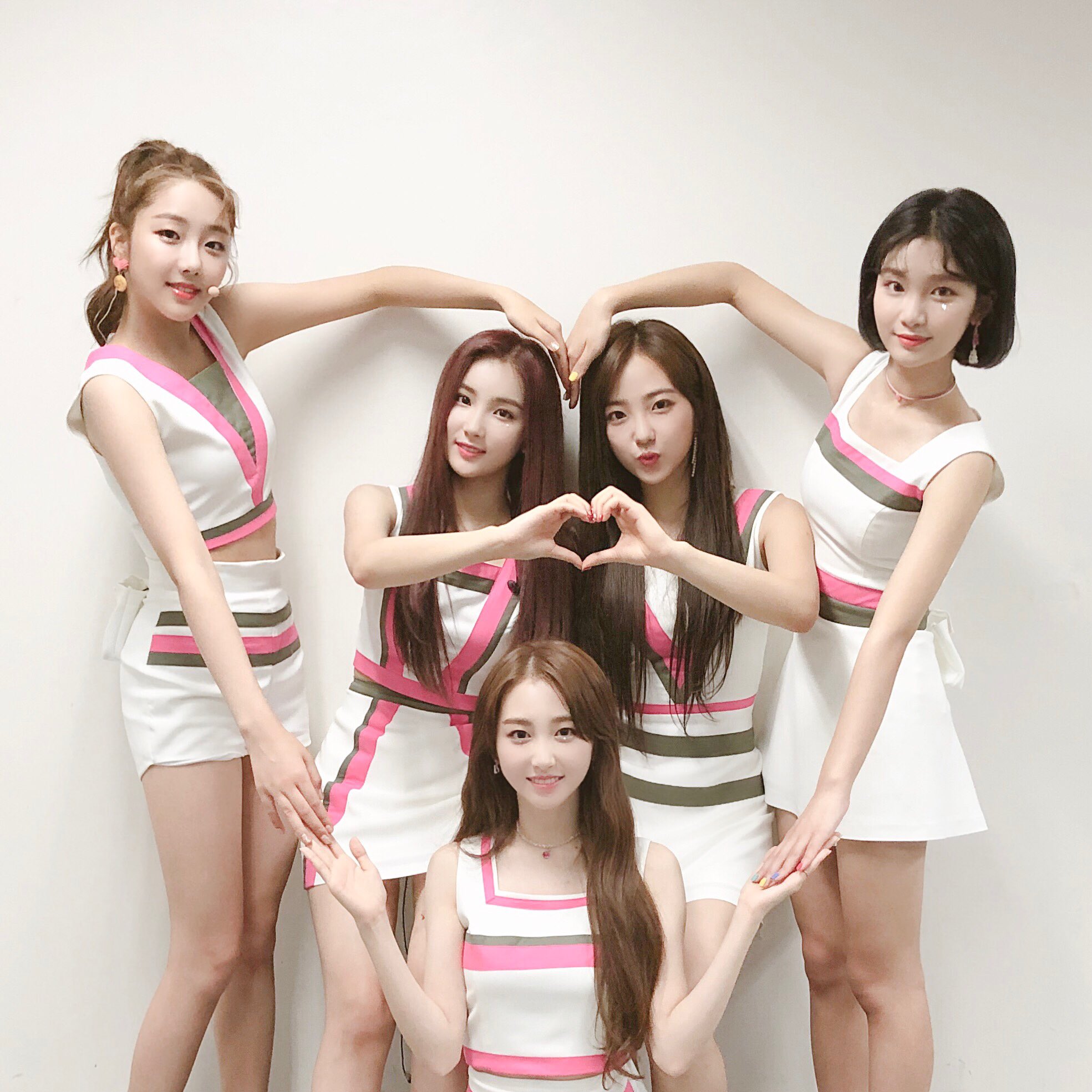 Dg_n_hzUwAADFJC?format=jpg&name=large