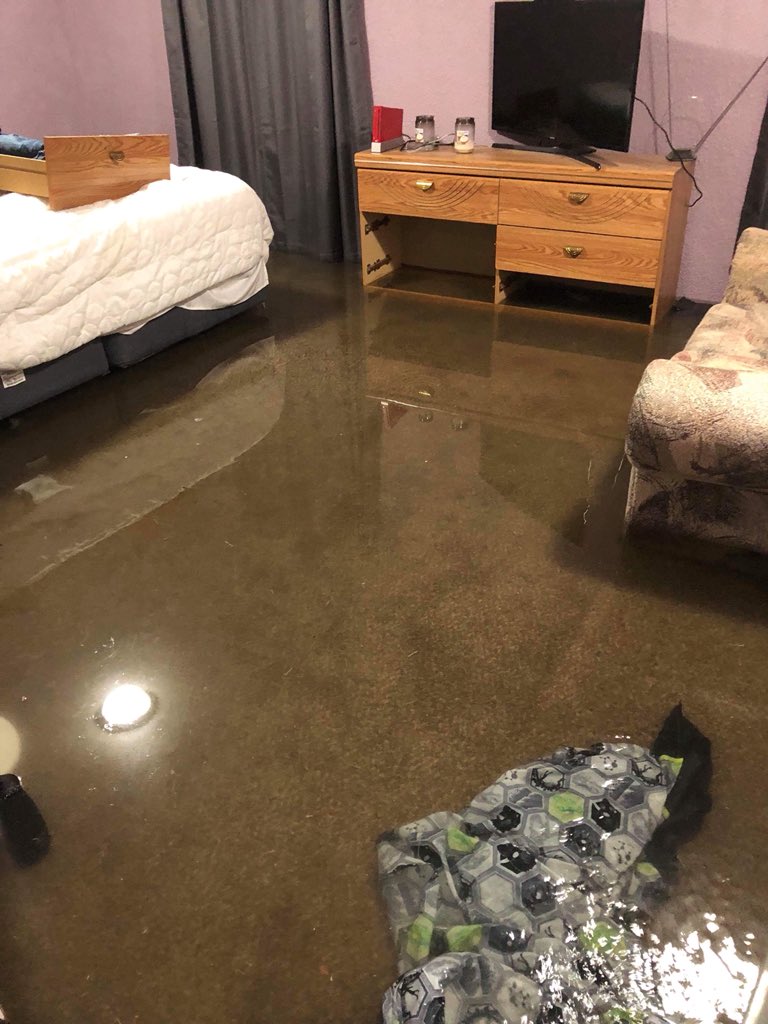 Megan Salois On Twitter Flooded Bedroom In Ankeny From Ashley Reimers Whoweather Edwilsonwx13hd Nwsdesmoines