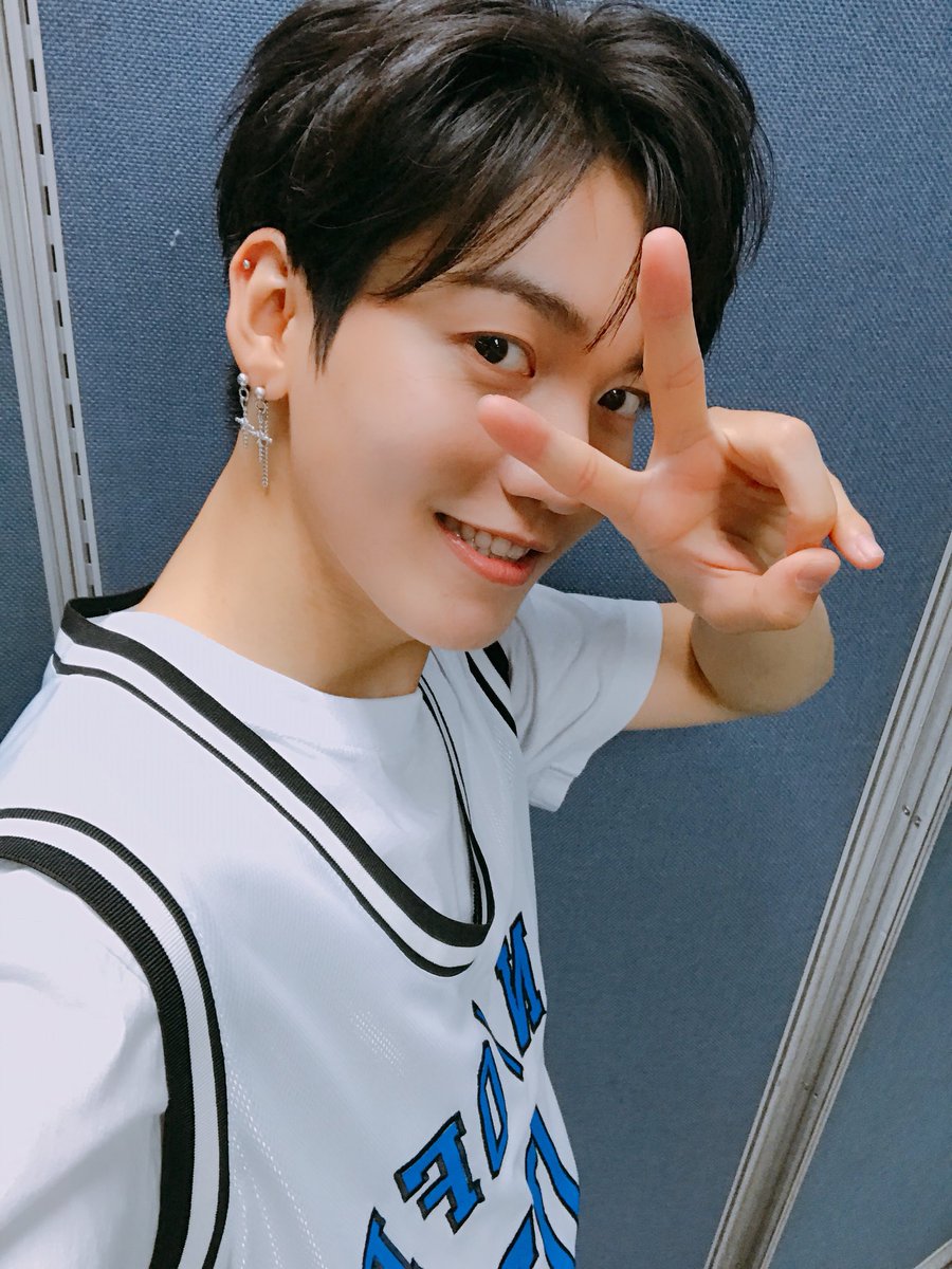 onflaves's tweet photo. 180701
[#제이어스] 오늘 인기가요 ~ !!
불태웠습니당🔥
일요일 함께 ~~~ 달려가요 ~!! 
#Complete #rain 

[TRANS]
[#J_US] Today in Inkigayo ~ !!
Was on fire🔥
Together on Sunday ~~~ Let's run ~!! https://t.co/9Z844R1aD5