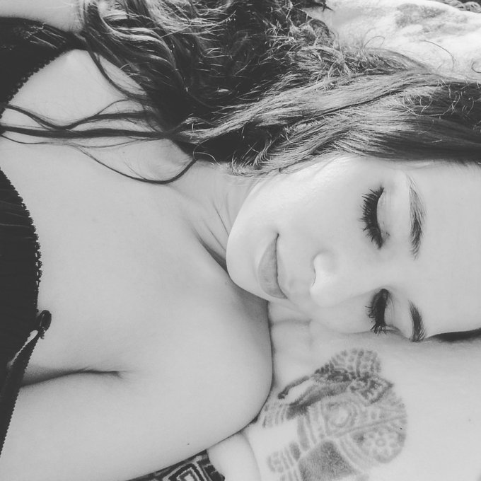 This might be my new favorite picture. 😋 you can find it and more on my Instagram @fenix_lynn https://t<a href="/tag/onmfc"class="tags"><span>#onmfc</span></a>