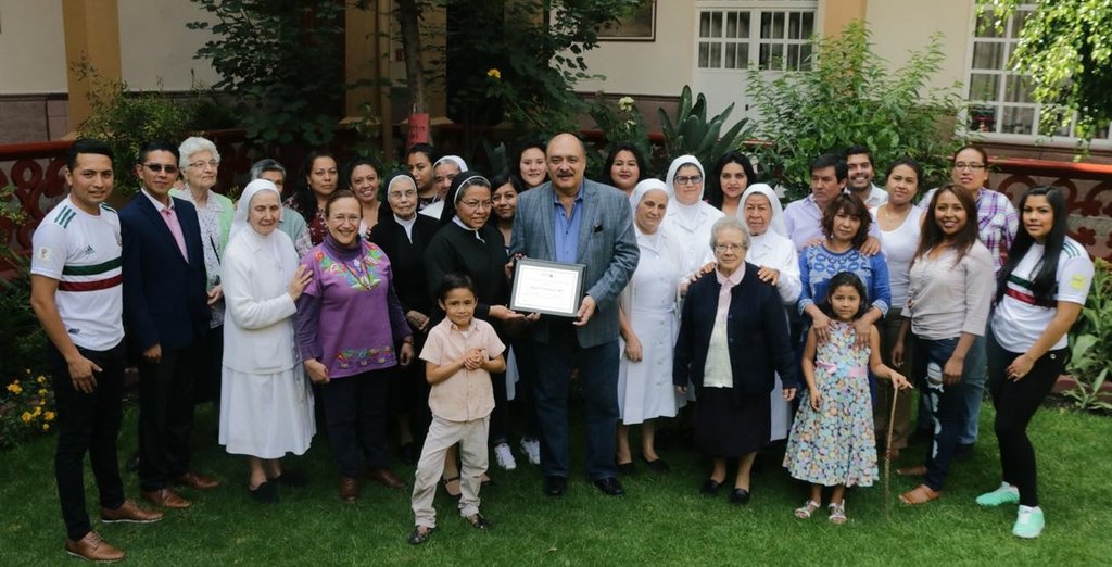 Este día asistimos al <a href="/asiloprimavera/">Asilo Primavera</a>, una #IAP con y para la que trabajamos que celebra 110 años y que "brinda lo mejor para que nuestros niños se sientan en un hogar lleno de amor, confianza, respeto para disminuir los riesgos de calle a los que se pudieran enfrentar".