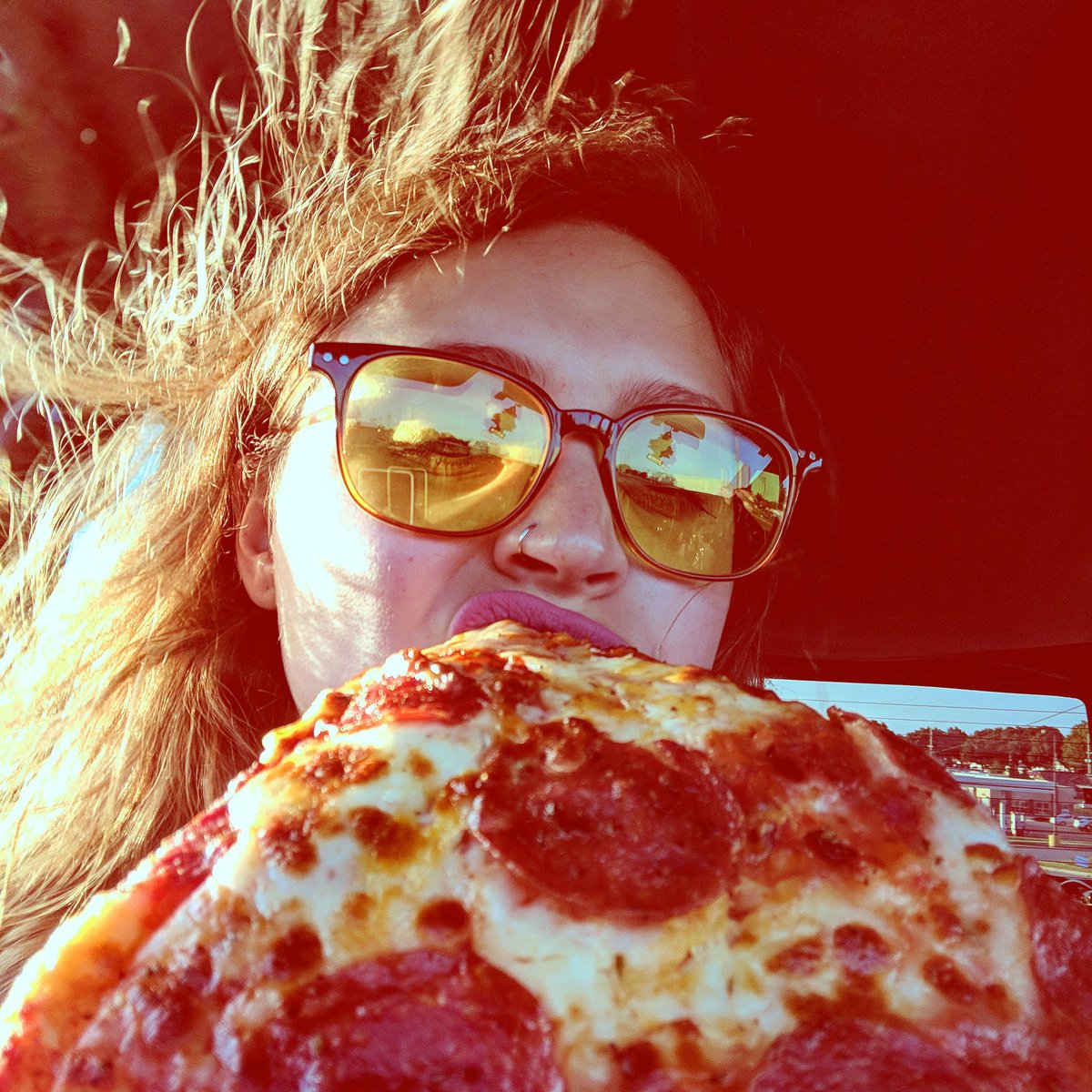 HurtRussellBand's tweet photo. HEY KC, OMW BBY. C U AT @UPTOWNARTSBAR 🍕🍺 SHOW STARTS AT 10. $5 OR SUM'N. https://t.co/IxqlRlFnC0