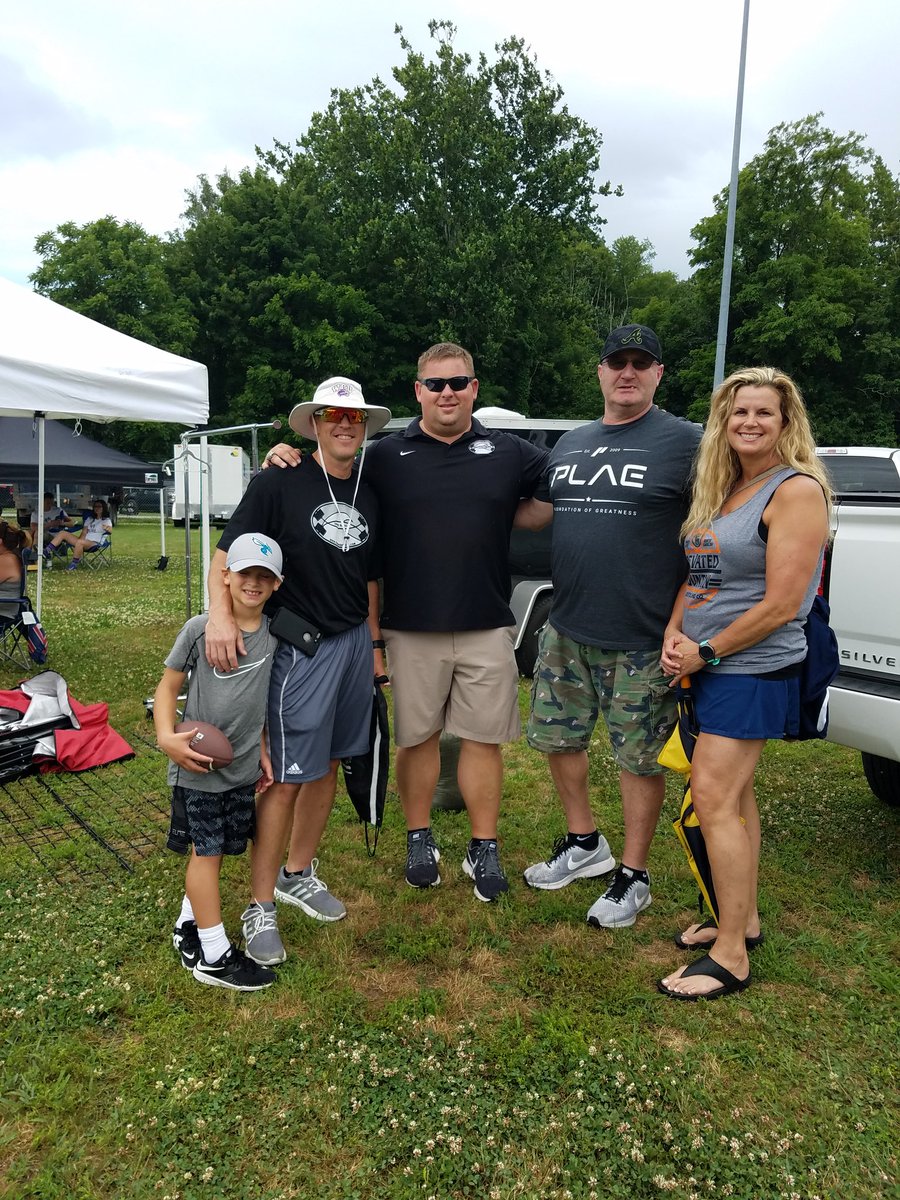 hdabernethy's tweet photo. Good catching up with old friends at the Milltown Throw down!  
#TsunamiBarbell #TsunamiBarSports #TotalStrengthandSpeed 
#WilliamsStrength https://t.co/ht7tgDvrXM