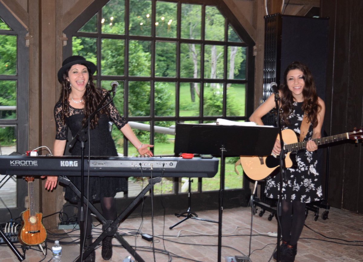 Had so much fun playing at this beautiful wedding tonight. Congratulations to Melissa and Nick! 💕👰🏻🤵🏻🎊 

#wedding #congratulations #mrandmrs #livemusic #music #danielleandjennifer #weddings #cocktailhour