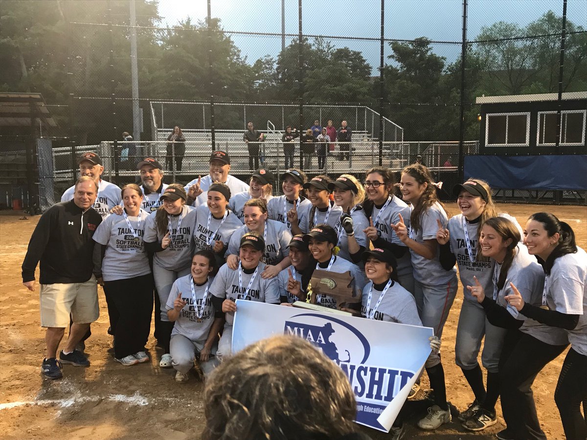 hoye_tom's tweet photo. Congrats THS Softball!! Division 1 State Champions!! #thisisTaunton! @tpssuper @enos_kya @THSSoftball18 https://t.co/VaWZo6uwh9