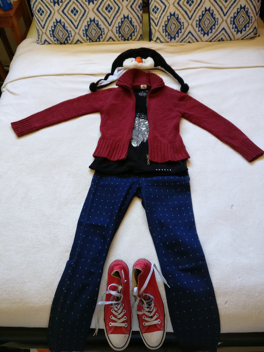 TwoCynics's tweet photo. I came in from my shower and Nick had laid out an outfit for me for the day. #happy #relationshipgoals #fashion https://t.co/4rQrc9akBT