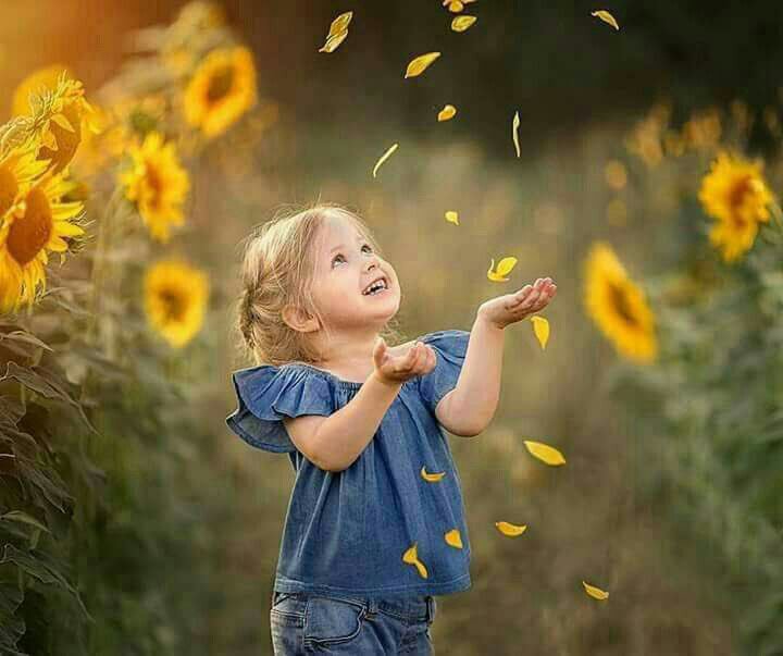 Saaamaalamal's tweet image. دائماً تذكر أن هنالك خيط أمل!! وضوء صغير يشع!!!
فقط قل يارب💭