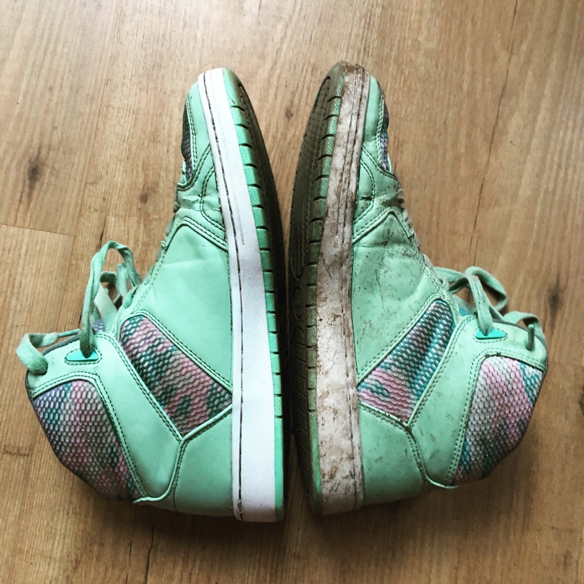 I cleaned my shoes for the first time. I’m and adult now! 
#adultlife #hightops #mintymcmintface