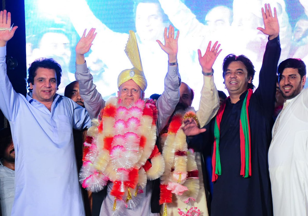 TeamSarwar's tweet photo. سینیٹر چوہدری محمد سرور نے سیالکوٹ میں تحریک انصاف کی انتخابی کمپین کا افتتاح کر دیا https://t.co/n8UwZtb4RX