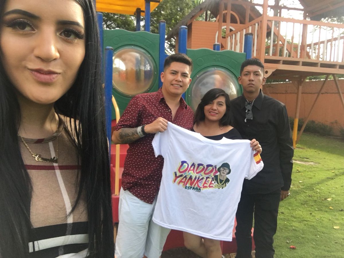 sttefdy's tweet photo. @daddy_yankee tu fan club @DYMFC_Spain quiere verte @PINARECORDS1 @MaynaNevarez @MireddysG https://t.co/z0GxGFImUZ