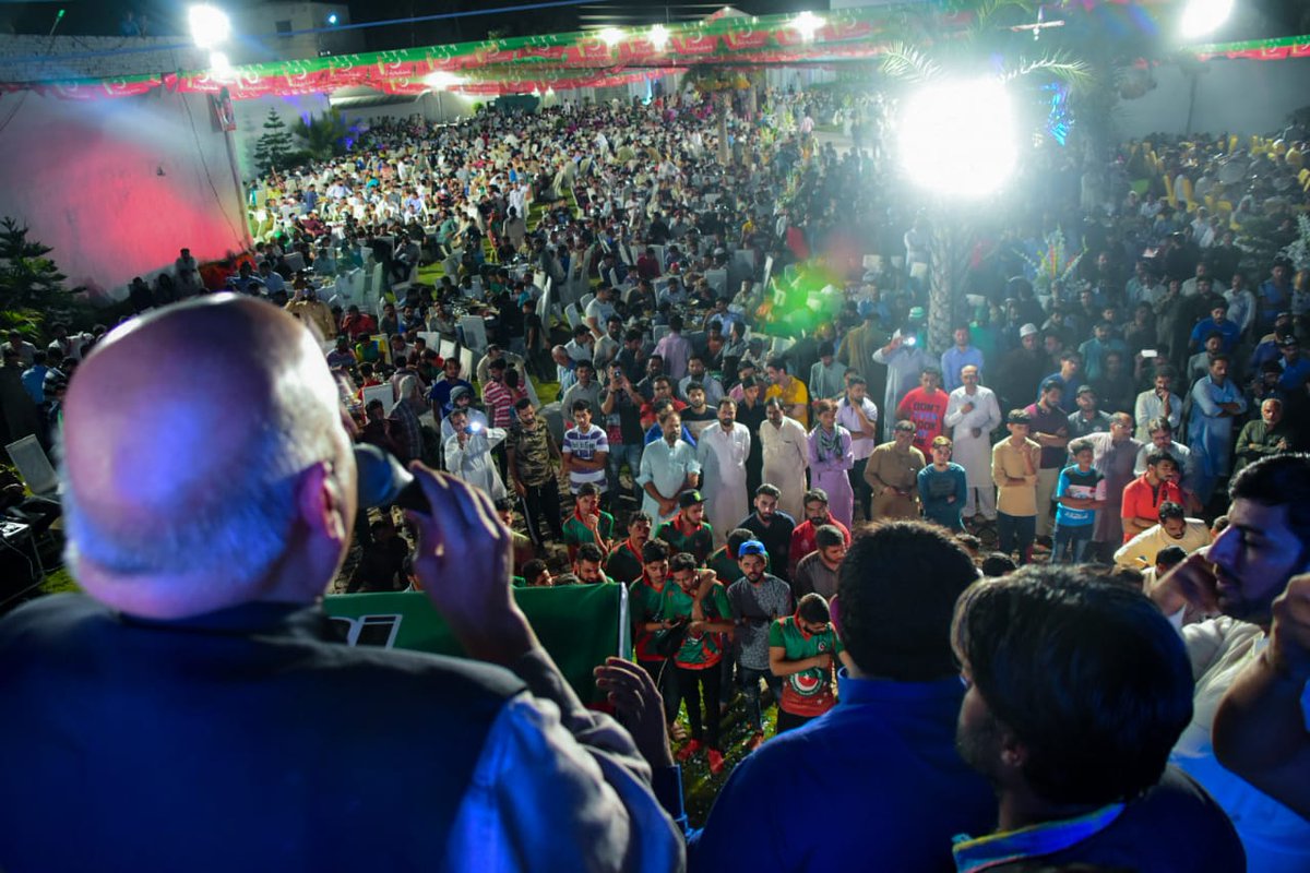 TeamSarwar's tweet photo. سیالکوٹ نے پاکستان تحریک انصاف کے حق میں فیصلہ سنا دیا ہے. 25 جولائی کا دن ملکی تاریخ کا اہم ترین دن ہے. اس دن تبدیلی کا کارواں کامیابی سے ہمکنار ہو گا https://t.co/7aVzz4ZBRD