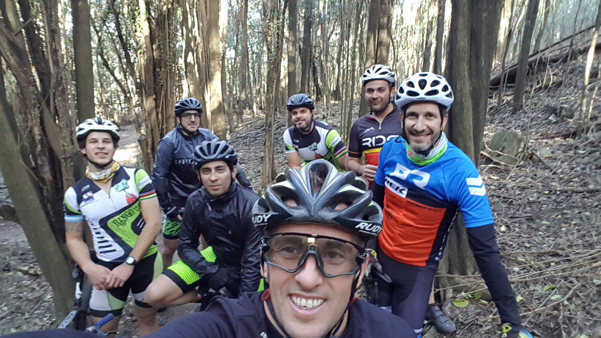 jmirandaOk's tweet photo. Los sábados son de #MTB con la Banda.
Hoy "sufrimos" a ritmo de carrera con mi Dupla y Nachito, nuestro representante en Xterra Maui.
#RangoTeam
#ÑuPoraBikePark
#MTBXco https://t.co/unnYvJE5bI