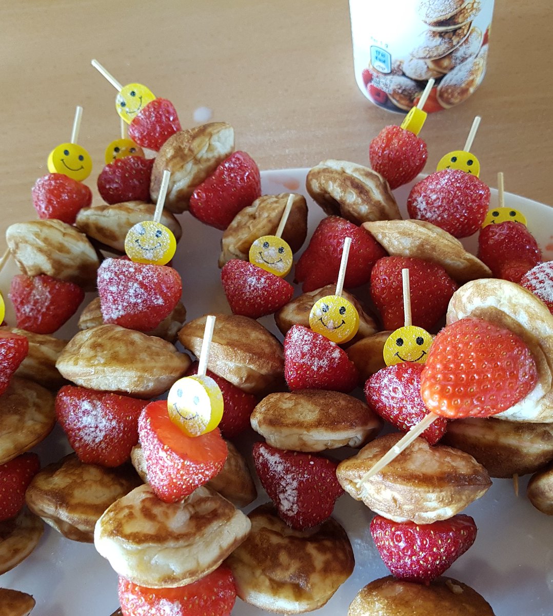 PJA020's tweet image. Lunch met bestuurders van @protestants020. Maar aan de jeugd is wél gedacht, zoals het hoort in De Opgang :-). @DsMartijn