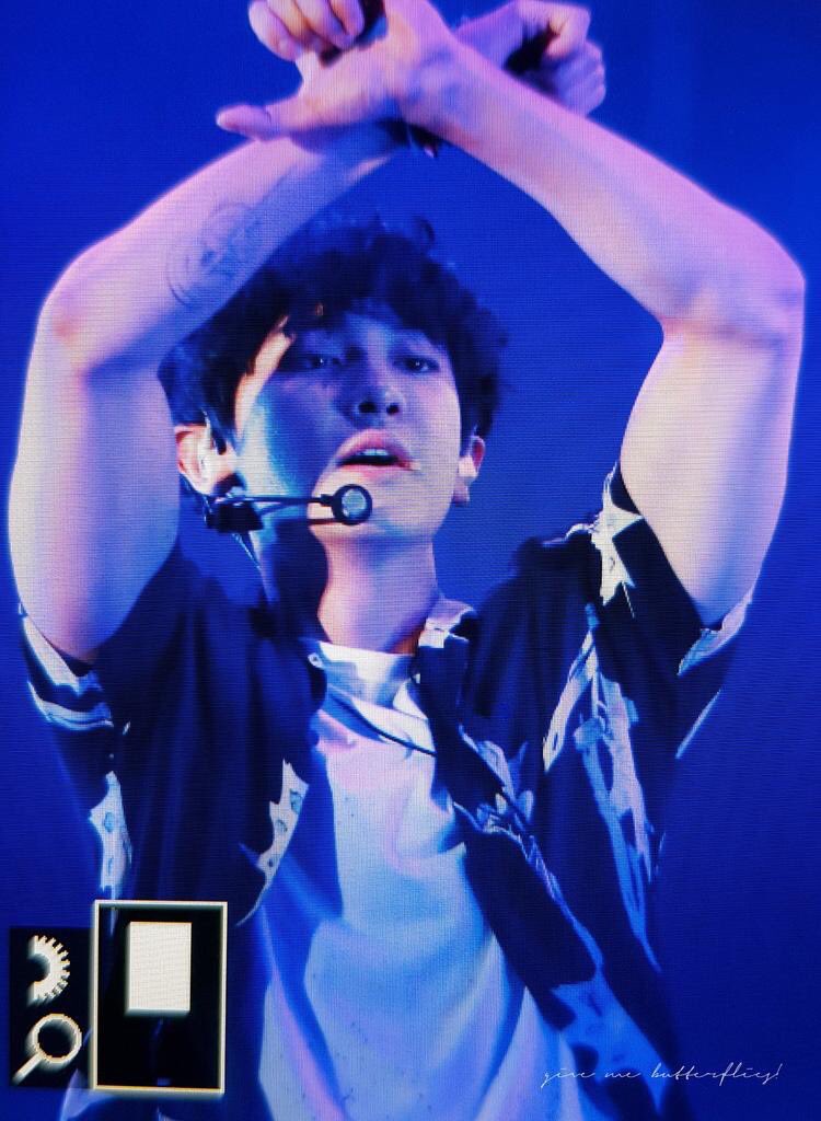 chanyeol tweet media
