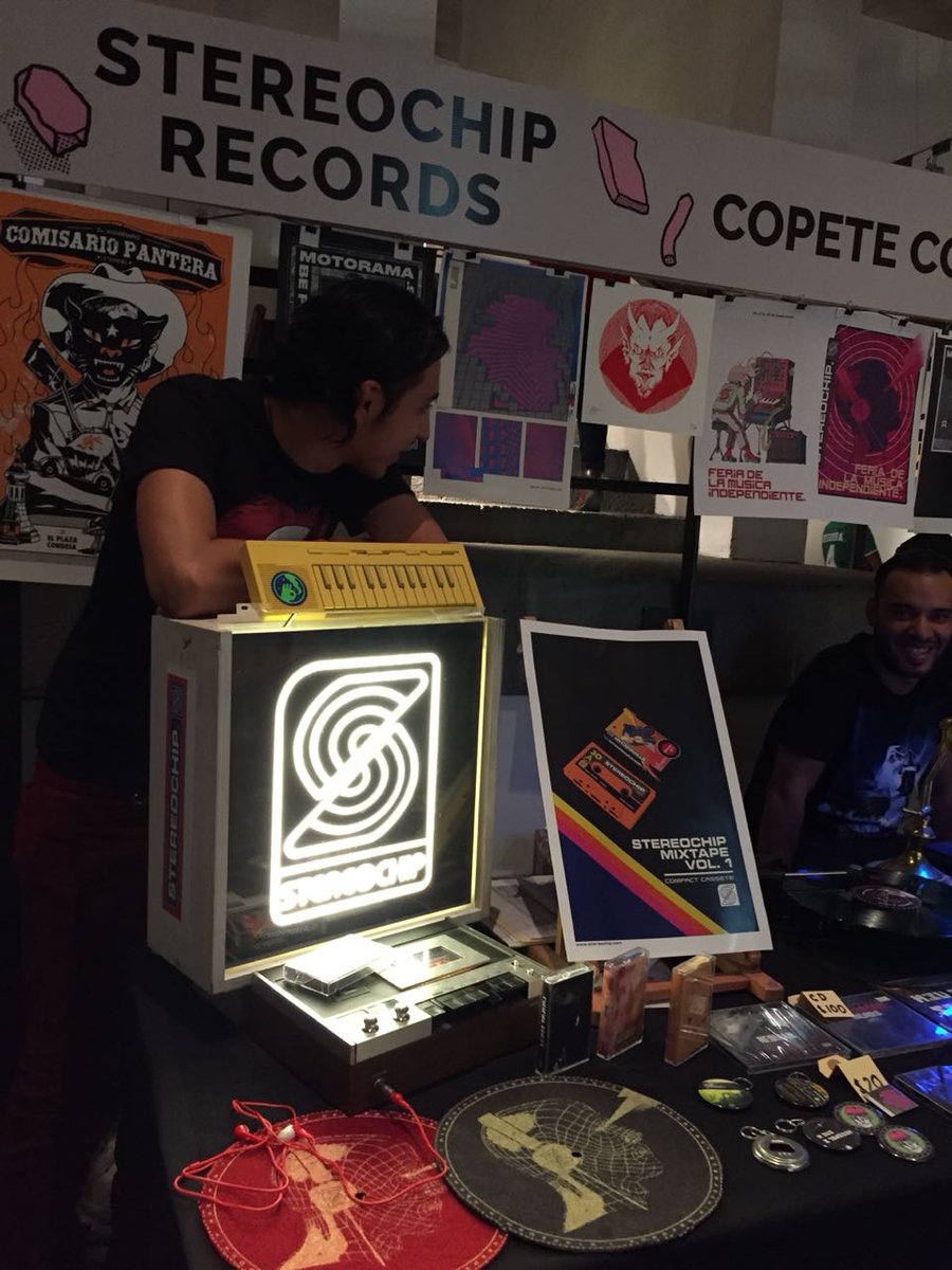 RevistaMarvin's tweet photo. Sintes, discos, merch, agregadoras y más MÚSICA MÚSICA MÚSICA en la #IVFMI del @ccemx 🎵🎷🥁🎹 ▶︎ https://t.co/8KuFcM937A
¡Todavía llegas! #JuniodeMúsica https://t.co/zgF6wnymBK