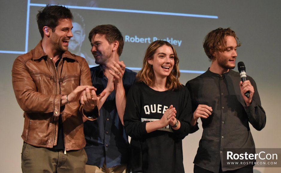 ReignWikia's tweet photo. #Reign's Adelaide Kane, Torrance Coombs and Toby Regbo at the Voices of Power Con in Paris, 2018 #VoicesOfPower #DreamItConvention @2018 https://t.co/72c8ILvouU