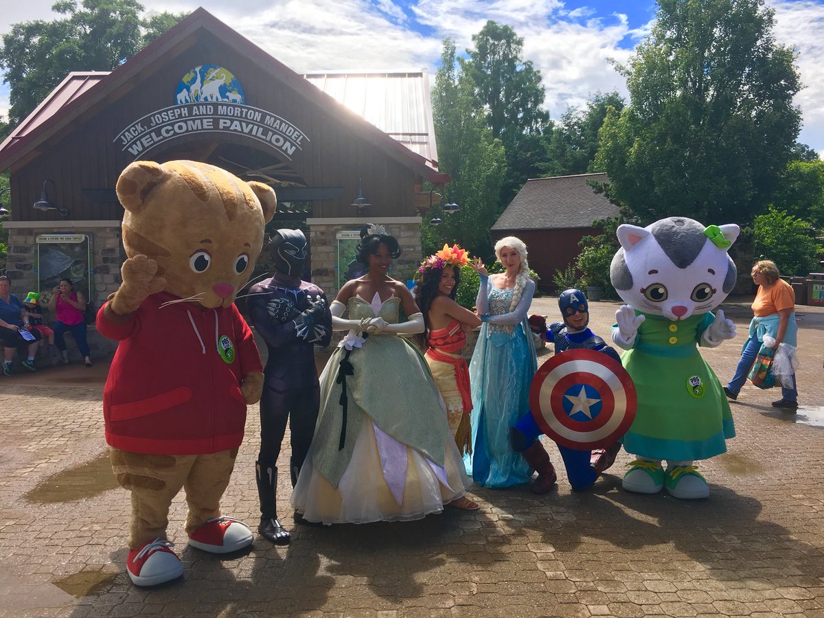hmbreiner's tweet photo. Had such a fun day working at the zoo for kids day!
#clezoo #metroparkszoo #wviz #pbskids #spelife #kidsday https://t.co/DMz6GOBxyM