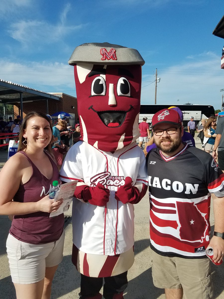 #Kevin #Bacon #6degrees <a href="/GoMaconBacon/">Macon Bacon 🥓</a>