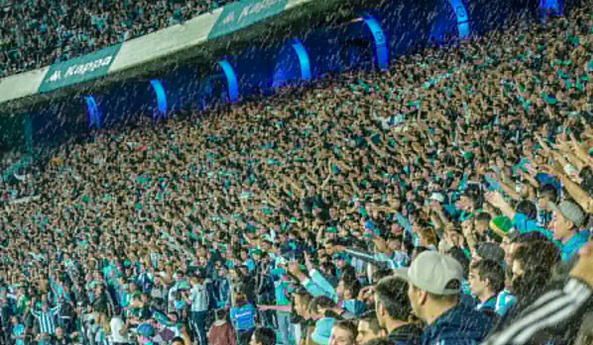 'Solo vos podes 
llenarme el alma💙
Solo vos podes 
ponerme asi♩🏟'

#Racing #YyoAcaPensandoEnVos