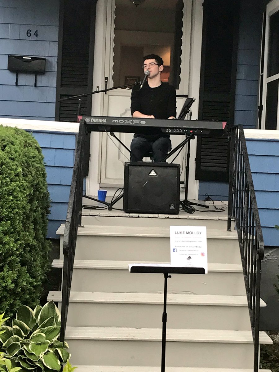 SenJohnFKeenan's tweet photo. #Merrymount’s own Luke Molloy at @PorchFestQuincy. Fantastic! https://t.co/kN2p5F1vmM https://t.co/G5oE4nRv2p