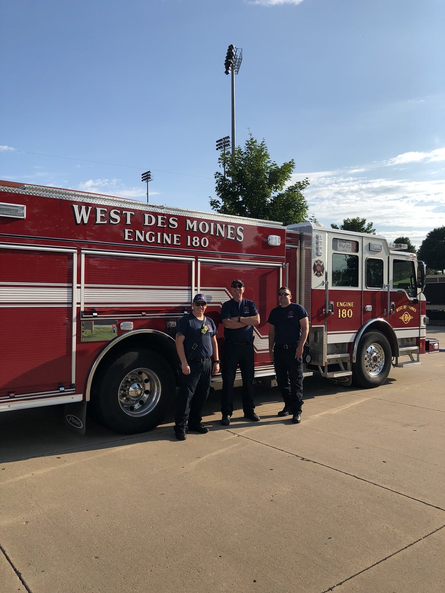 MenaceSoccer94's tweet photo. We’d like to thank @wdmfire for coming out to the game tonight! Kickoff in ONE HOUR!! https://t.co/ehc7RodVAb