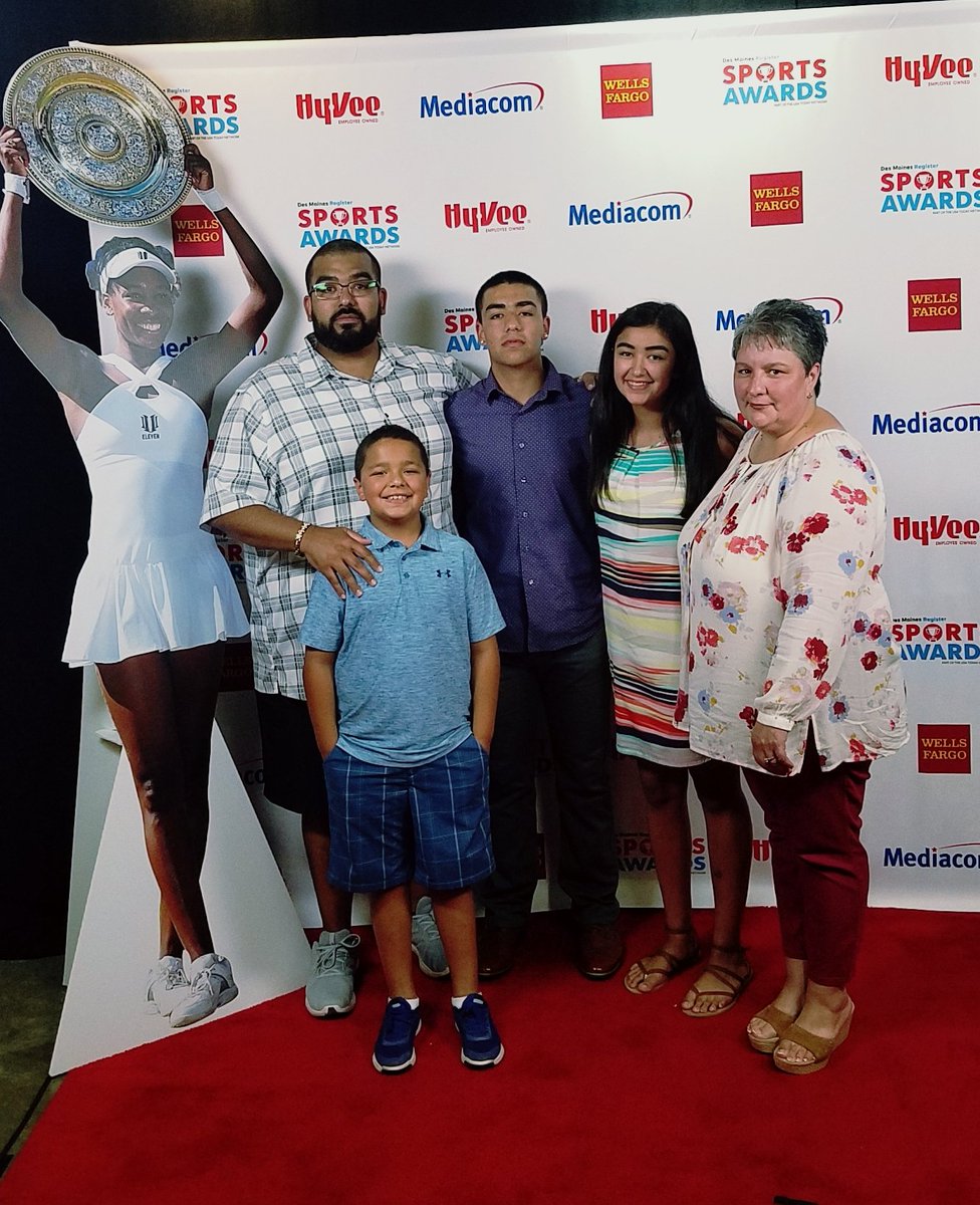 balderasmarcoSR's tweet photo. Excited to listen to @Venuseswilliams speak at #AllIowa
@PlayMak3r_MB24 🏀 #TeamBalderas 🇲🇽🇺🇸 https://t.co/iZNlnMclrX