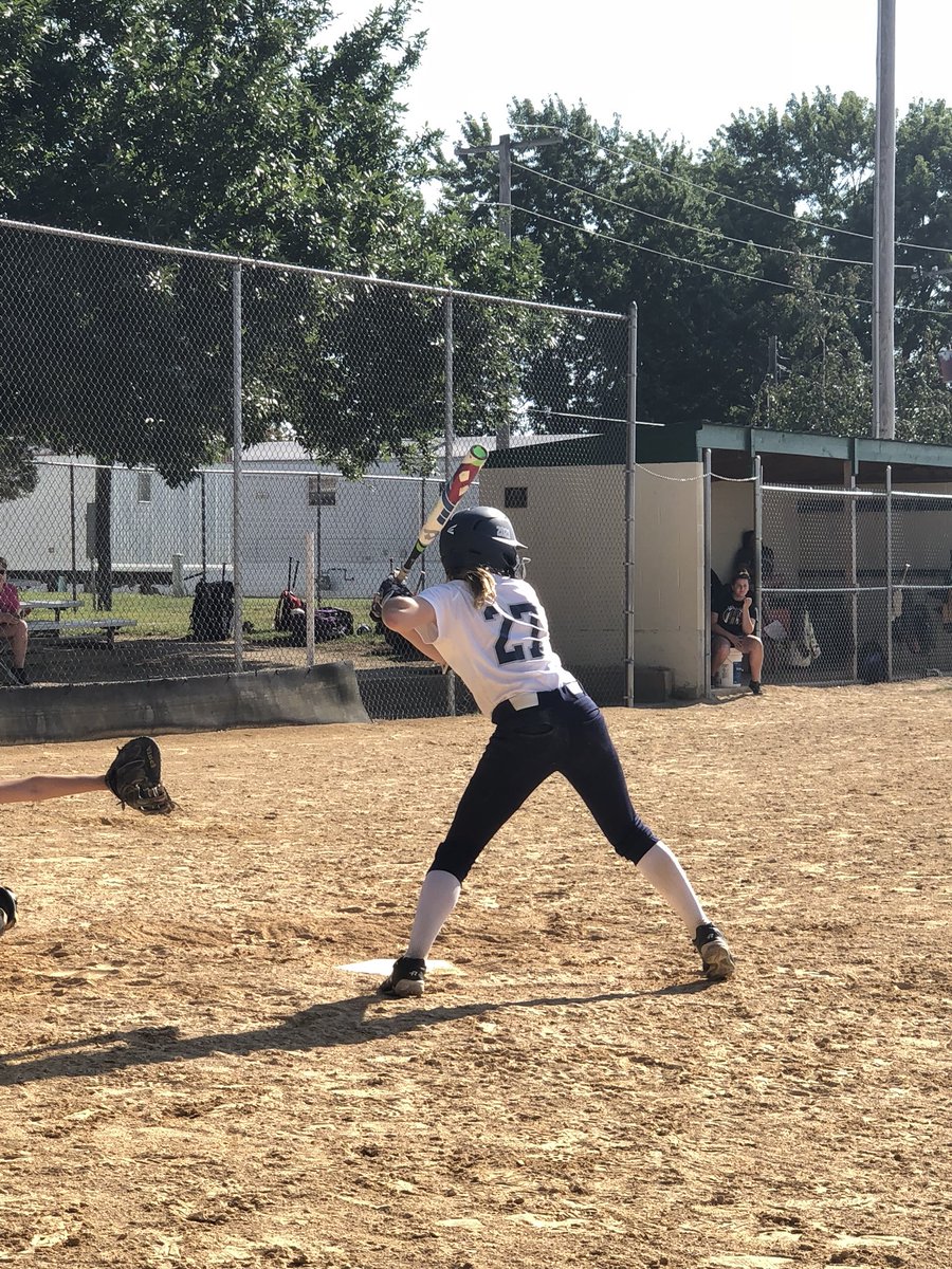 baileyp2021's tweet photo. Won 3 of 3 today! #softballislife #27 #mostealth #1seed #workedhard #lotsofhits https://t.co/YlU6oisTXq
