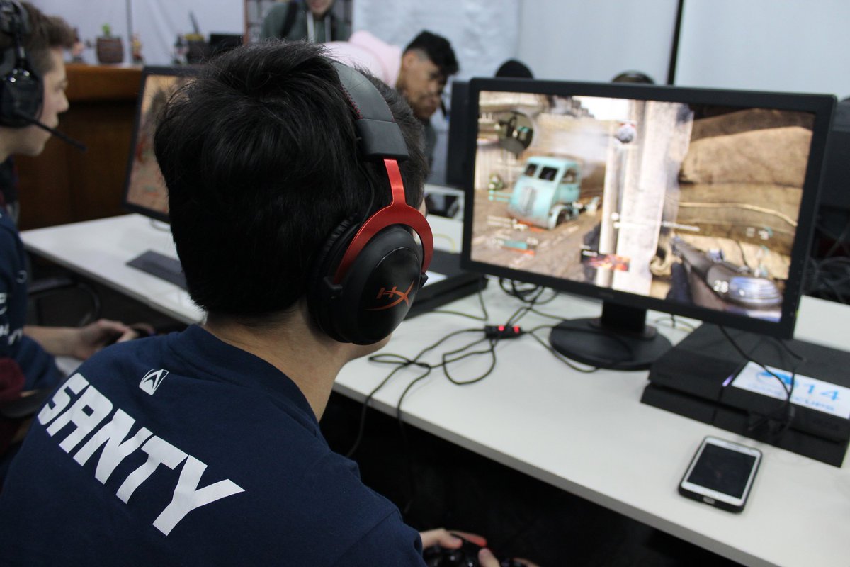 teamisurus's tweet photo. #GanoIsurus #IsurusCOD Continuamos en el Upper Bracket luego de nuestra victoria por 3-0 contra 🇦🇷 AfterDark Esports 🏆

A la espera de rival para la próxima fase 💪

#GoSharks🦈 #HyperX🎧 #DominaElJuego💻 #AMD https://t.co/ZolU7ZjBBr