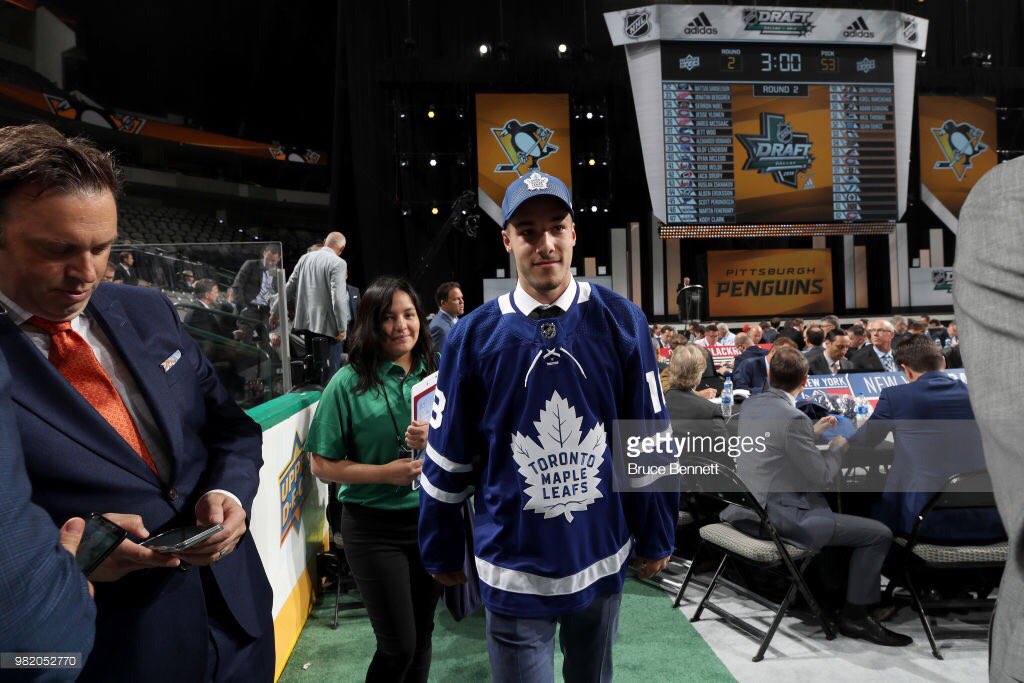 seandurzi's tweet photo. A year ago today I sat through 7 rounds of the NHL draft waiting for my name to be called and left hanging... today, I’m officially apart of the @MapleLeafs . Don’t let anything or anyone get in the way of your dreams. #LeafsNation https://t.co/uX3npyfJ2d