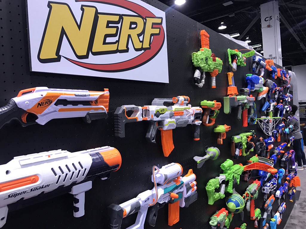 Shetland Tage en risiko Distrahere Digital LA on Twitter: "Nerf arsenal at VidCon: grab a Nerf gun and team up  with your Nerf herd to blast others in the Nerf maze #VidCon #VidCon2017!  https://t.co/lG86UhHetU" / Twitter